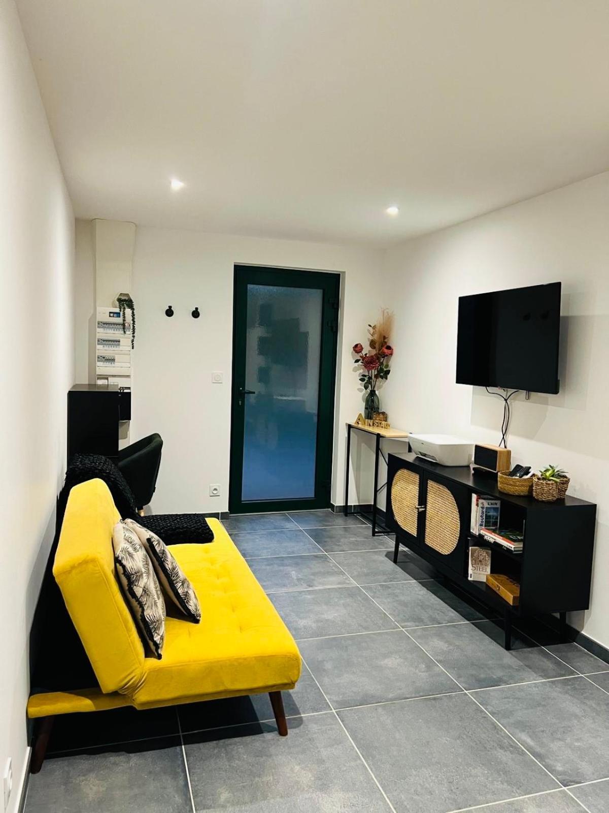 L Ainstant A 2 Pas De La Riviere, Proche Cnpe Et A42 Apartment *